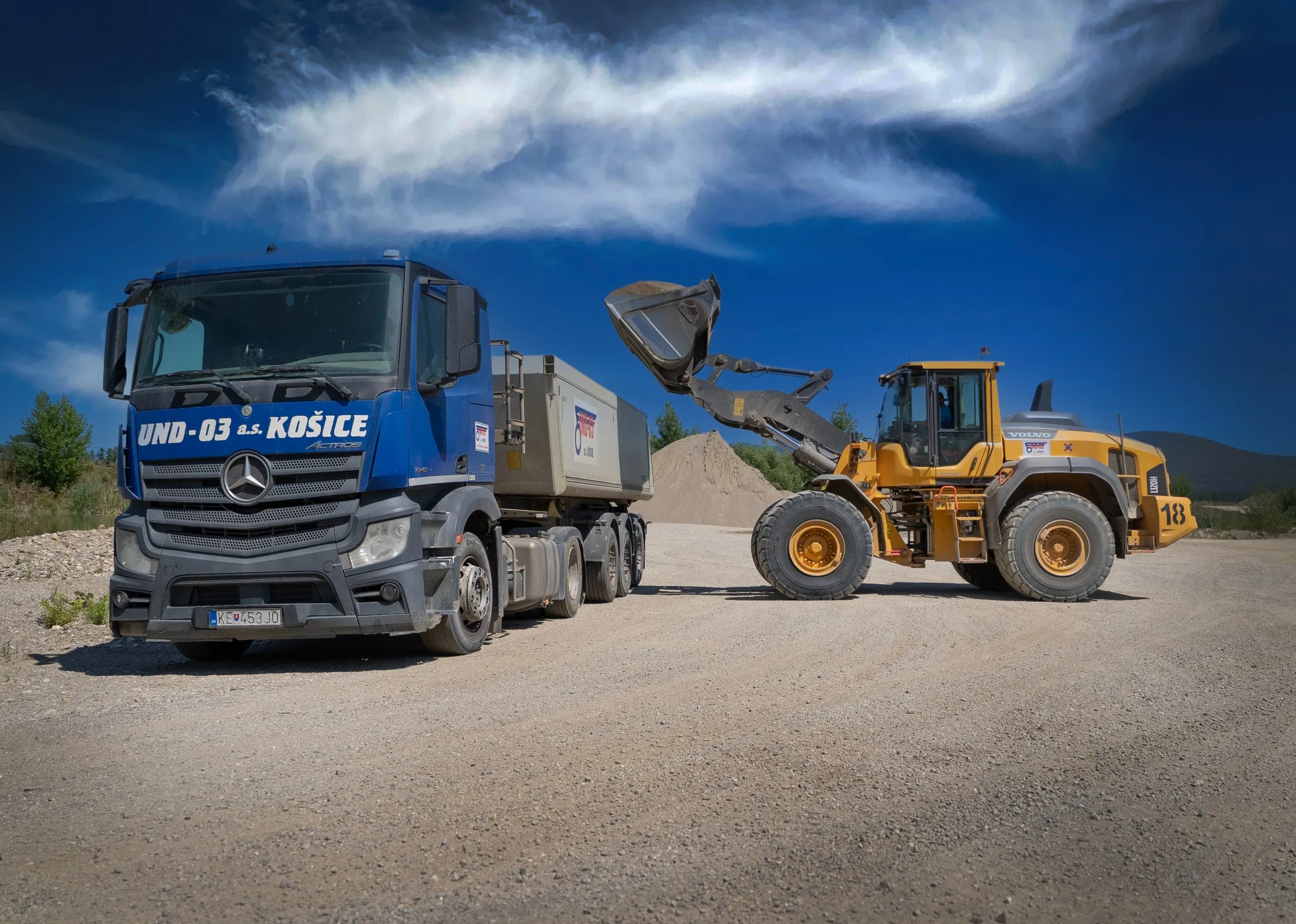 Nakladacia technika UND-03